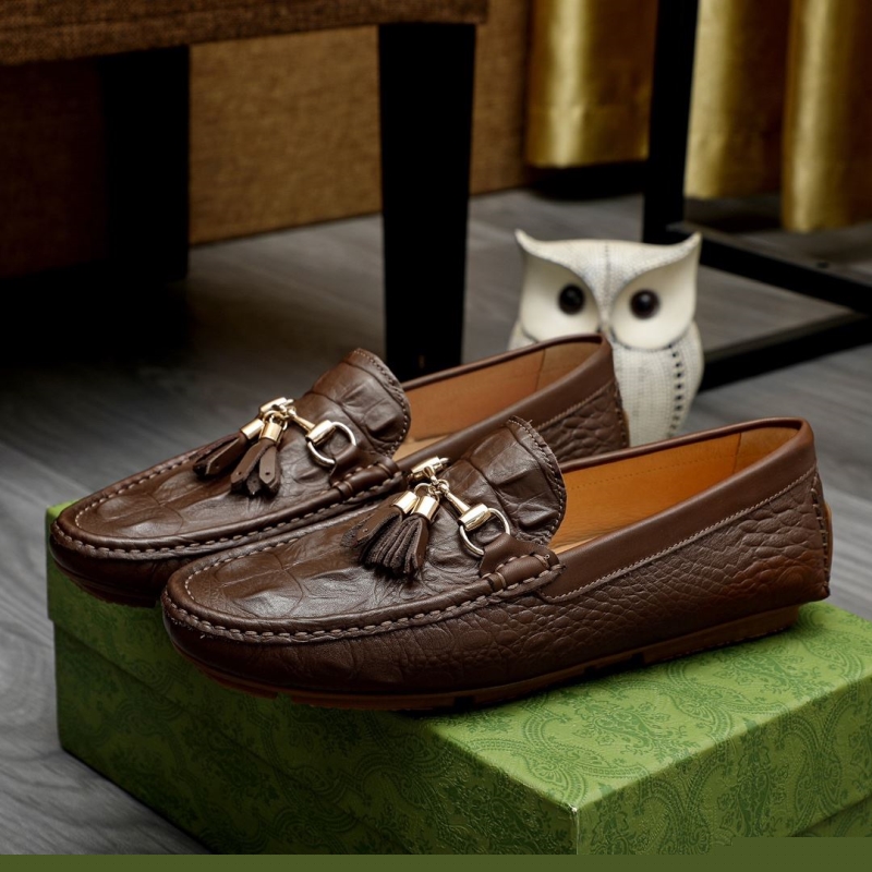G*u*i leather shoes